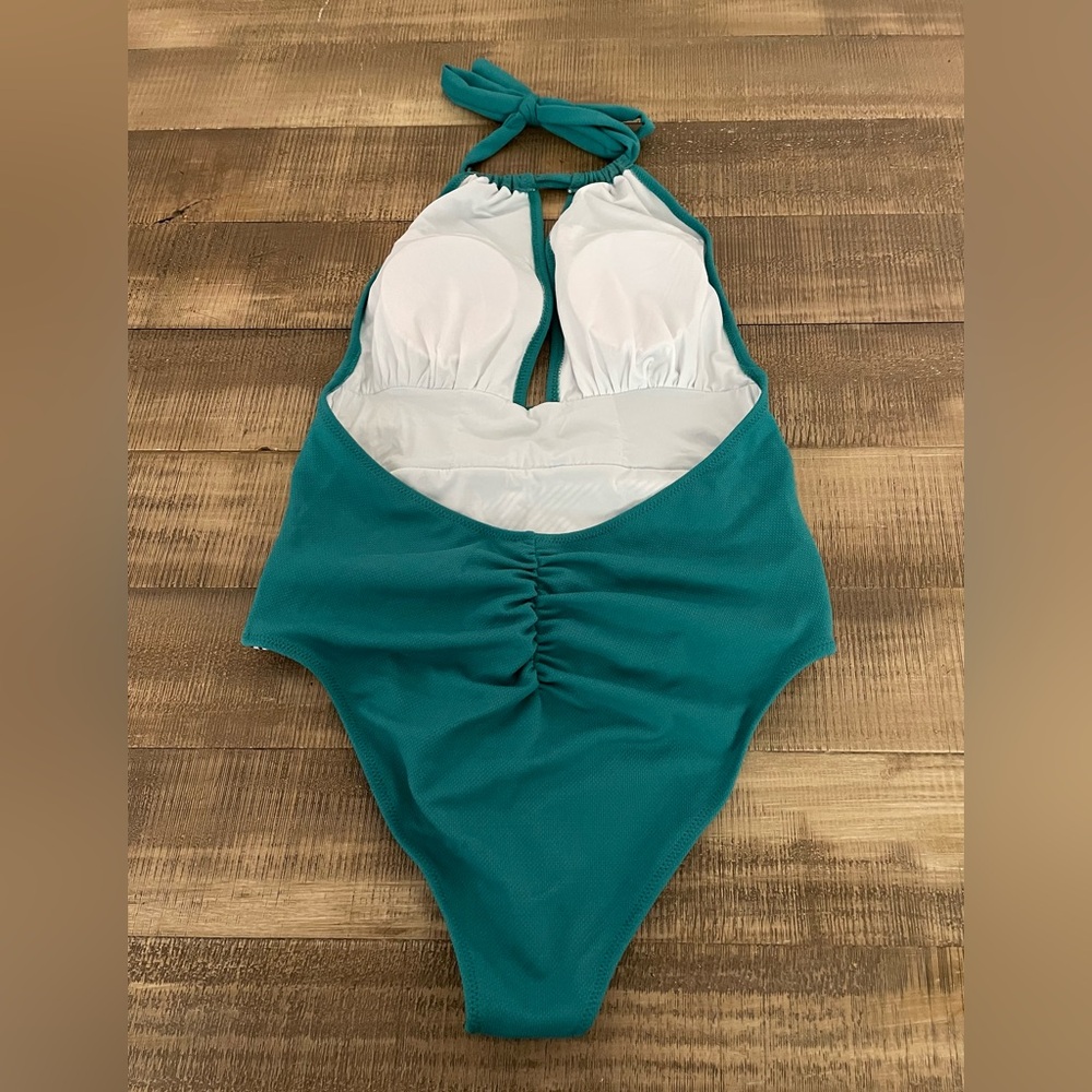 Cupshe green Blue Halter Backless Ruched One Piece Swimsuit Women’s NEW - Picture 4 of 7